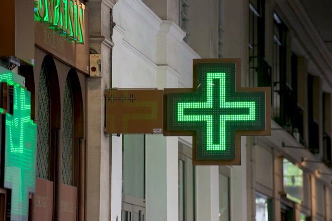 La pharmacie en ligne étant trop peu rentable, Pharmasimple évolue vers les officines physiques