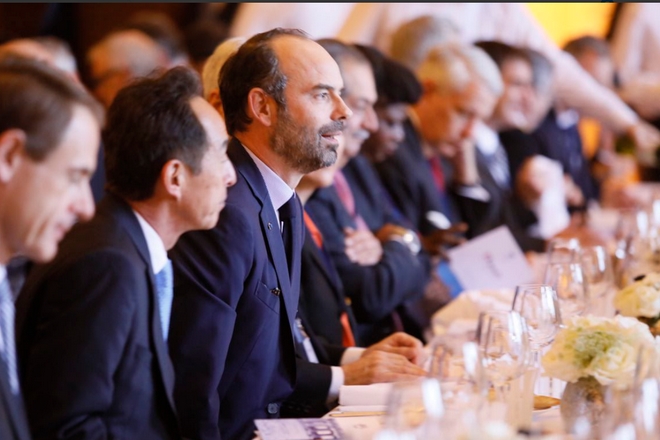 Sommet de Versailles : Emmanuel Macron rencontre 140 dirigeants d&rsquo;entreprises étrangères