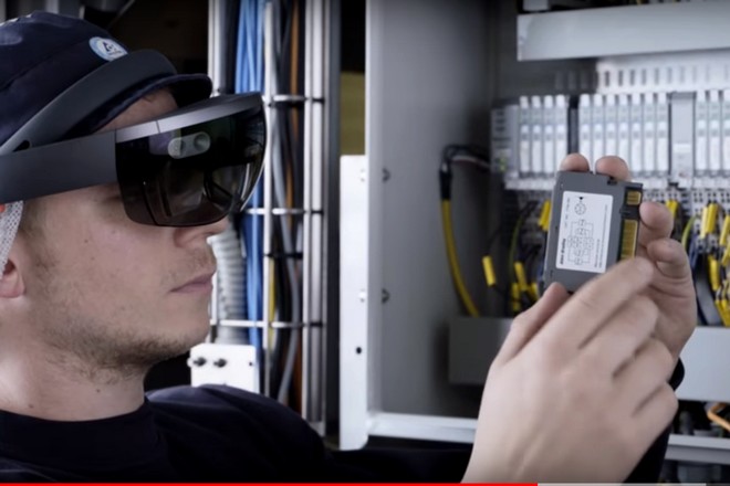 Tetra Pak vendra ses machines outils avec un casque Hololens pour leur maintenance