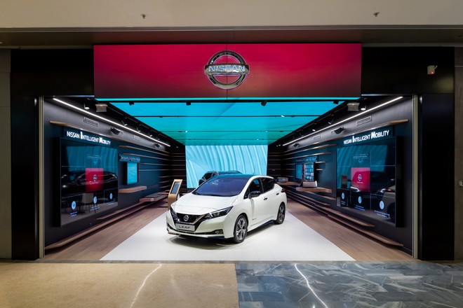 Nissan ouvre un point de vente phygital à Vélizy 2