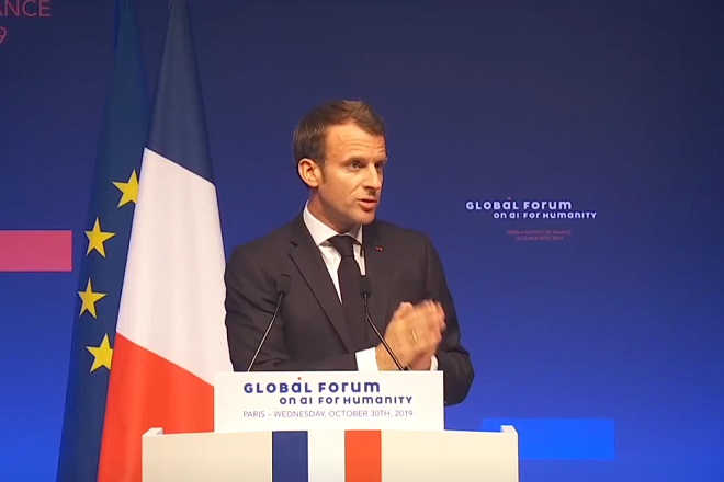 Emmanuel Macron veut une intelligence artificielle qui ne crée pas de gilets jaunes