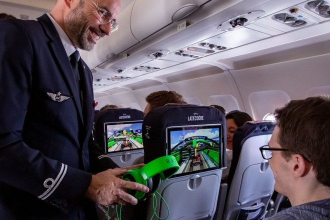Air France expérimente l’échange de données par la lumière en avion