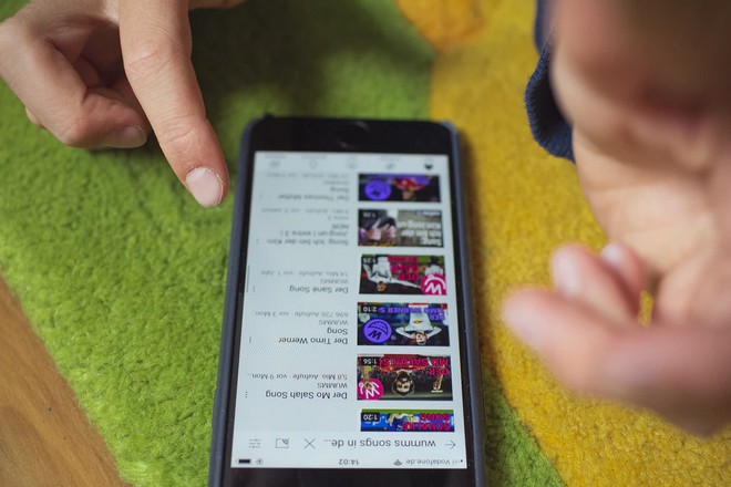 Carrefour satisfait de la diffusion commentée de ses catalogues de promotions sur Youtube