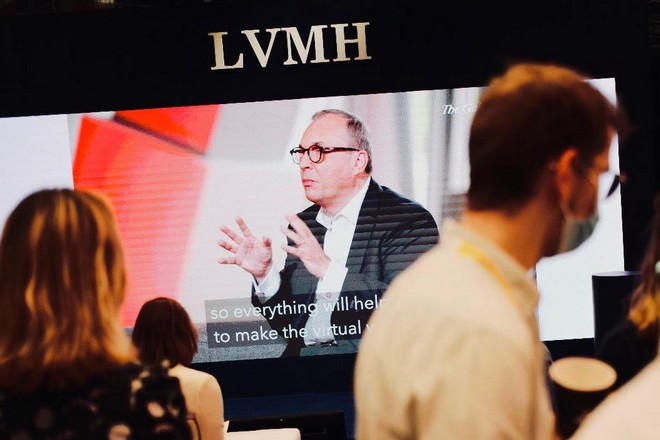 Plusieurs centaines de personnes de LVMH seront formées avec Google sur la Data et l’IA