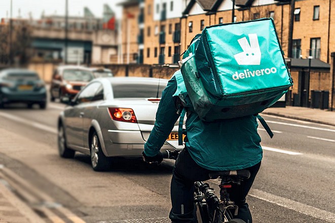 Livraison de l’alimentaire en 30 minutes : Casino et Deliveroo élargissent leur accord